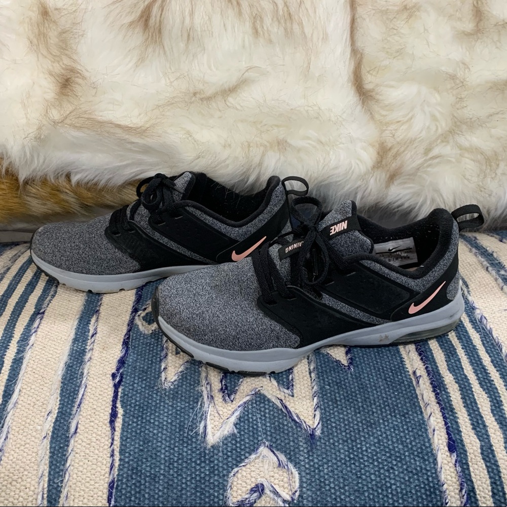 Women’s Nike sneakers